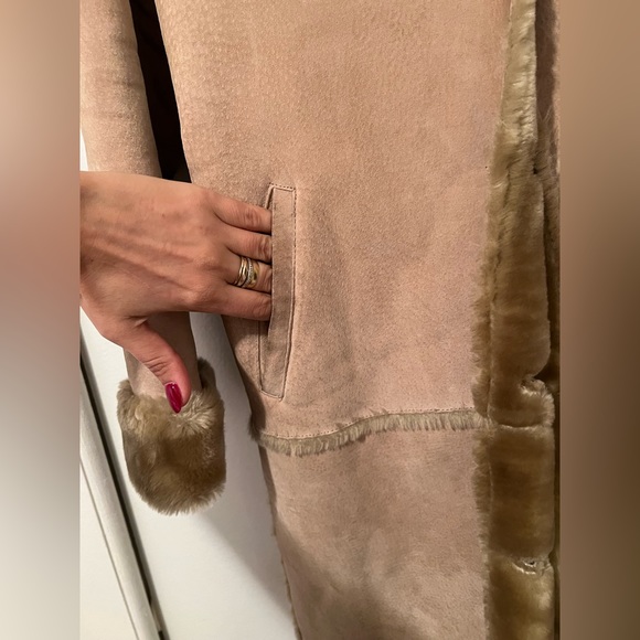 Long Tan Shearling Leather Jacket - Picture 8 of 12